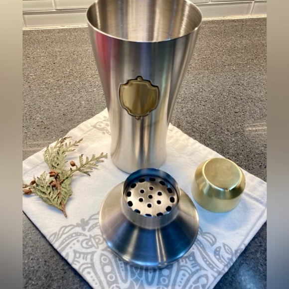 NWOT Southern Living At Home Abingdon Cocktail Shaker - Picture 5 of 6